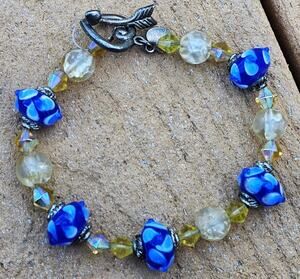 Lovely Blue White Wedding Cake 8.5" Glass Bracelet